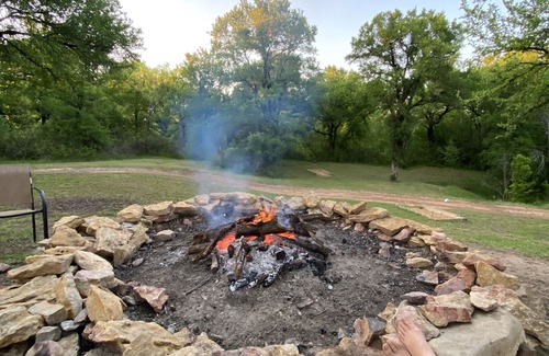 Bridgeport Cabina | Open modern Cabin, fishing, shooting range, tranquil/private, firepit, 4W, canoe