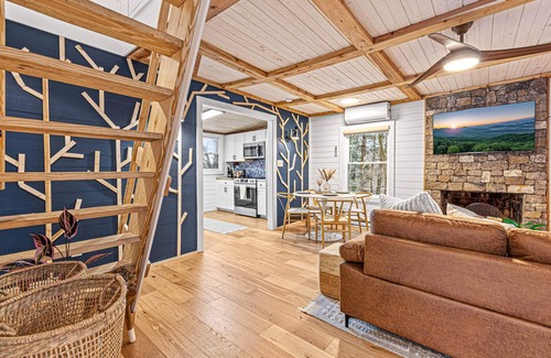 Blowing Rock Cabina | OPEN MT Luxe A-Frame w/ Dome, Hot Tub and Sauna