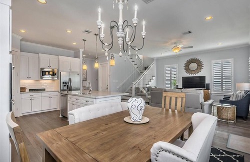 Beachside Village Casa | OPEN NOW THRU THE HOLIDAYS! Beachside Home, Walk to Beach 4Bedroom Sleeps 12