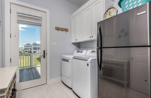 Beachside Village Casa | OPEN NOW THRU THE HOLIDAYS! Beachside Home, Walk to Beach 4Bedroom Sleeps 12