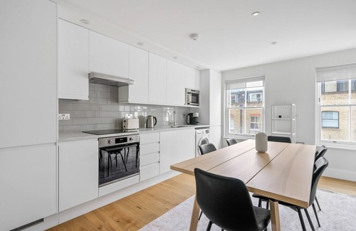 Bishop's Apartamento | Open plan Waterloo, 2BR, New build, terrace, by Blueground