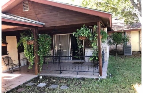 Brackettville Casa | Open, private and spacious