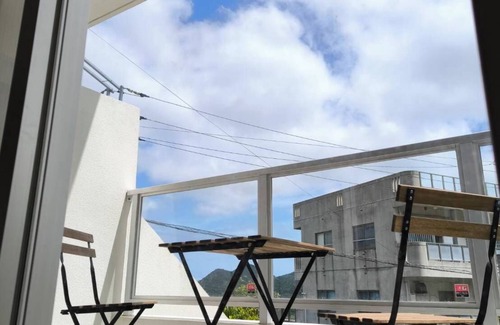Motobu Casa | Open space, ideal for a relaxing stay, close to the beach.