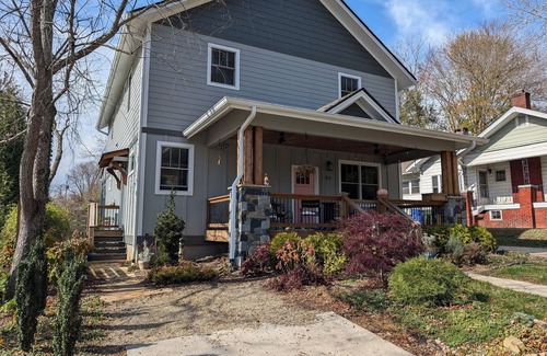 Asheville Apartamento | OPEN!! Walkable West Asheville Studio Apt with King Bed
