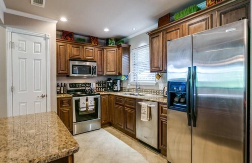 Kemp Casa | OPEN WATER VIEWS-HOT TUB-High Speed Internet-Sunsets