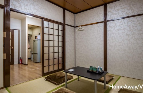 Fushimi Casa | Inaugurado en 2019, a 12 minutos en tren de la estación de Kyoto, transporte conveniente, tiendas cercanas, familia y viajes en grupo óptimos.