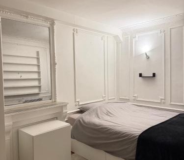 Quartier du Faubourg-Montmartre Apartamento | Opera - Beautiful One Bedroom Parisian Style