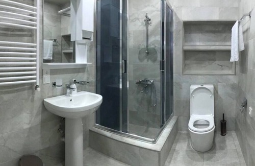 Tbilisi Apartamento | Opera Plaza 3 se encuentra en el corazón de Tbilisi