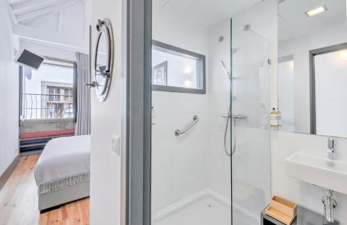Sao Nicolau Casa | Oporto Street Fonte Taurina - Riverfront Suites