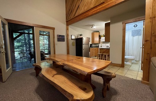 Victor Cabina | Opossum Creek Retreat