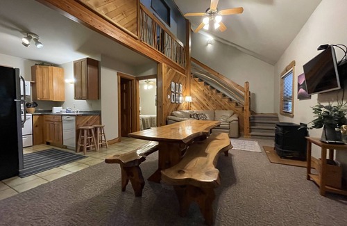 Victor Cabina | Opossum Creek Retreat