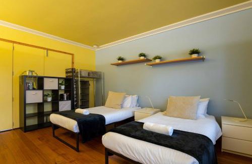 Melbourne Central Business District Casa | Opp Vic Markets, Trams at doorstep by Custom Bnb Hosting