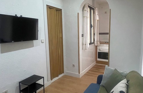 Las Acacias Apartamento | Opportunity to enjoy a home in downtown Madrid and in front of Madrid Rio!