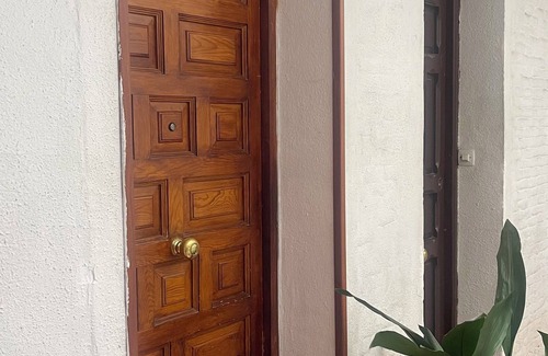 Las Acacias Apartamento | Opportunity to enjoy a home in downtown Madrid and in front of Madrid Rio!