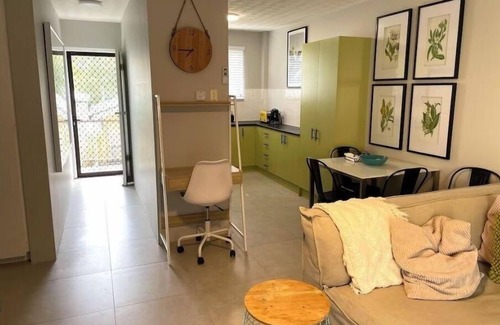 Alderley Apartamento | Opposite Sedgley Park 2 bedroom spacious apartment with 2 Queen size beds