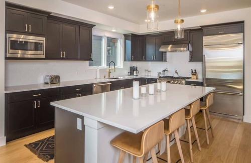 Big Sky Casa | Opulent 4 Bedroom Townhouse