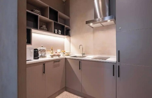 Cannaregio Apartamento | Opulent Canal-Side Residence with Venetian Nobility Charm