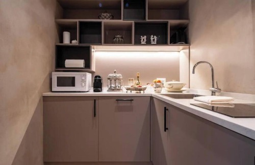 Cannaregio Apartamento | Opulent Canal-Side Residence with Venetian Nobility Charm