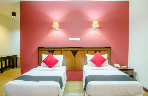 Sri Jayawardenepura Kotte Hotel | Opulent River Face Hotel