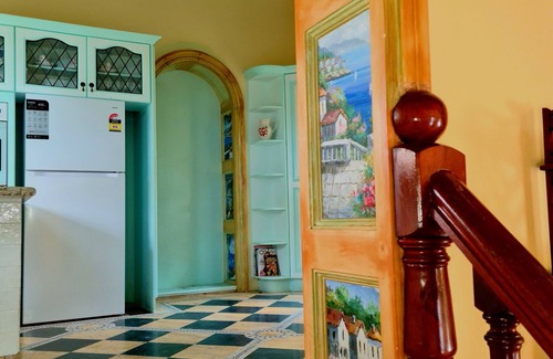 Sleepy Hollow Casa | Opulent Serene apartment @ Palazzo Sophia Byron panoramic seaview & sugarfields