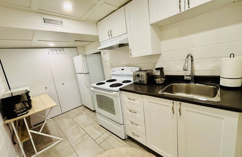 LaSalle Apartamento | Opulent Studio - Semi Basement