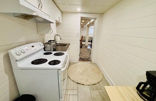 LaSalle Apartamento | Opulent Studio - Semi Basement
