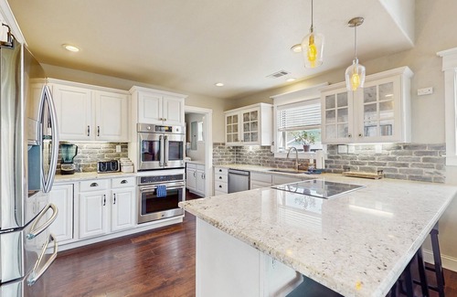 Burnet Casa | Opulent waterfront home with dock, firepit & stunning river view