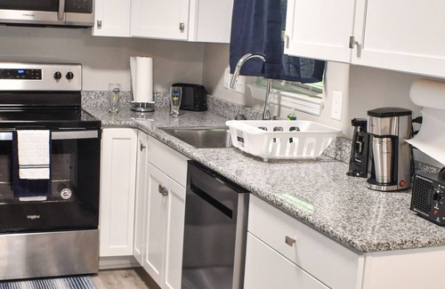 Goose Creek Casa | Opuluxe Blue Horizon Hideaway Sleeps 8