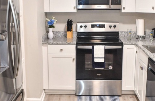 Goose Creek Casa | Opuluxe Blue Horizon Hideaway Sleeps 8