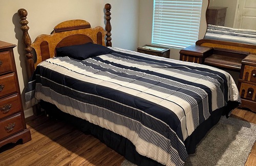 Riverdale Casa | Opuluxe Rockbnb Plus