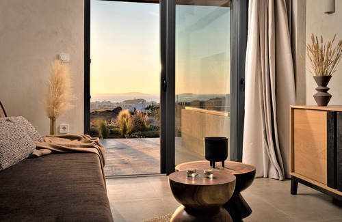 Naxos Town Hotel | Opuntia Suites Superior Villa with Outdoor Hot Tub