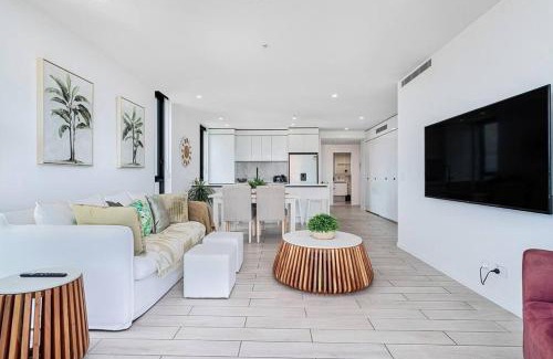 Broadbeach Apartamento | OPUS Apartment - Beach at your doorstep Short walk to light rail