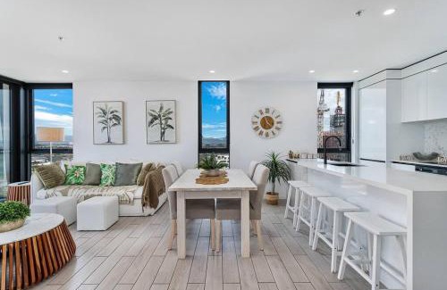 Broadbeach Apartamento | OPUS Apartment - Beach at your doorstep Short walk to light rail