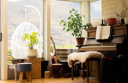 Sunshine Bay Casa | Ora° Retreat Bungalow Cabin Rustic Couples Retreat