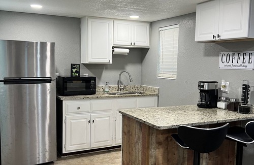 Jacksonville Cabaña | Oramas Inn Cottage near Riverside Jacksonville