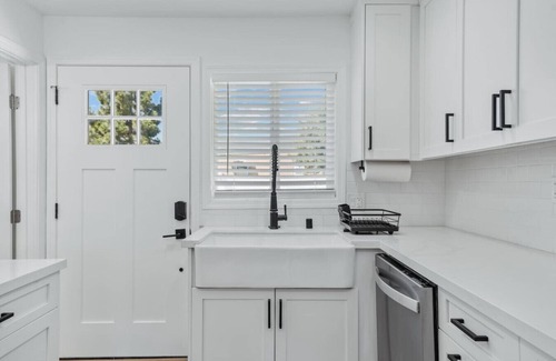 Logan Heights Casa | Orange Blossom -2BR Free Parking