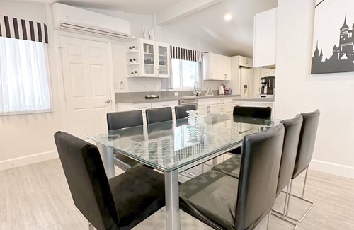 Southwest Anaheim Casa | Orange County home with backyard, sleep 10, minutes away from theme parks