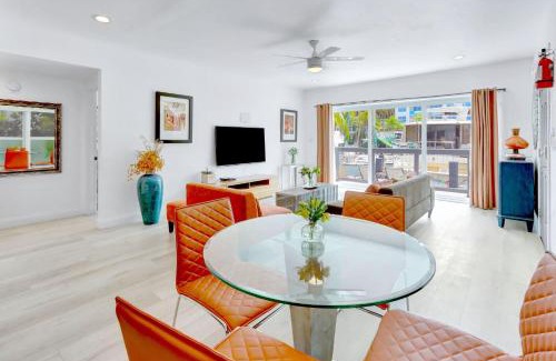 Hendricks and Venice Isles Apartamento | Orange Dream on the Water
