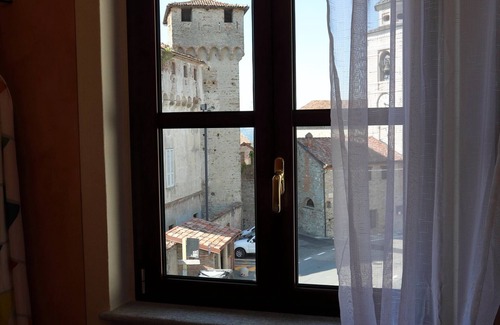 Casaleggio Boiro Casa | Orange Room