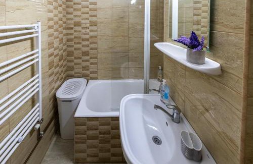 Pitesti Apartamento | Orange Studio
