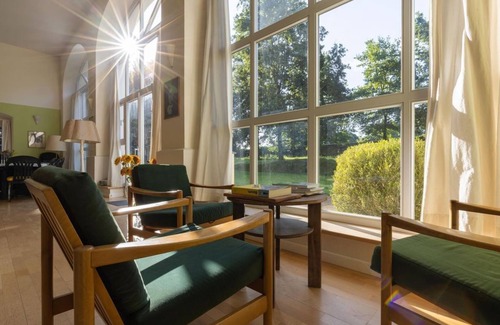 Vierkirchen Apartamento | Orangery in Arnsdorf Castle Park - Holiday home