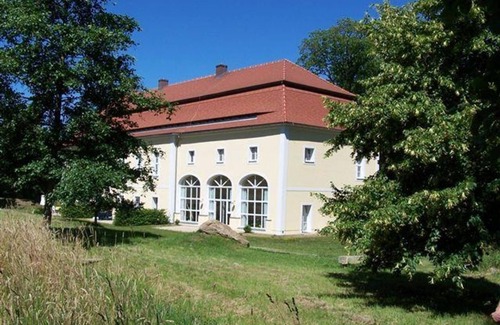Vierkirchen Apartamento | Orangery in Arnsdorf Castle Park - Holiday home
