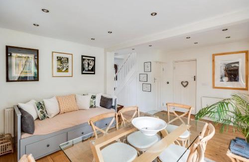 Headington Casa | Orchard - 3 Bedroom House Headington & parking & garden