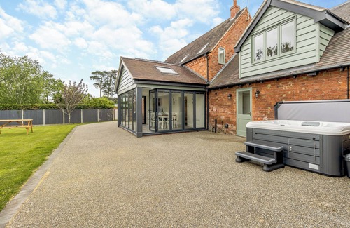 Pontesbury Cabaña | Orchard Barns - UK47200