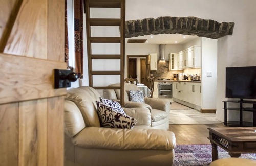 Tenby Cabaña | Orchard Cottage - Barn Conversion - Beavers Hill