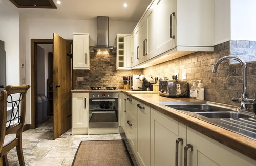Tenby Cabaña | Orchard Cottage - Barn Conversion - Beavers Hill