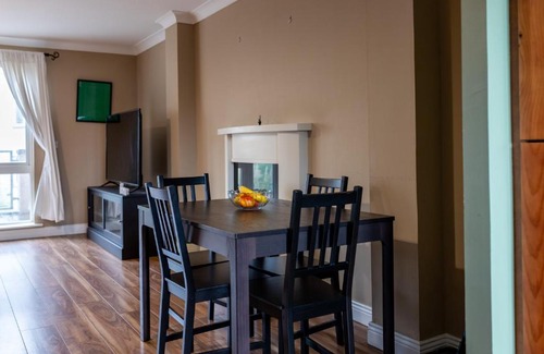 Sutton Cross Casa | Orchard Way, Shared Apartment with an Amazing Double Bedroom with Ensuite