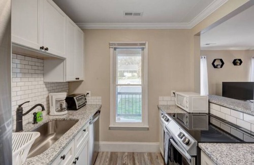 Durham Apartamento | Orchid 2BR Suite @ Forest Hills