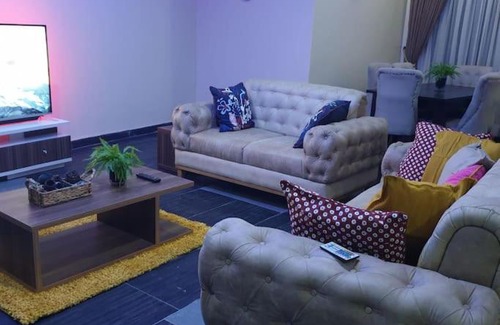 Ofin Casa | ORCHID House , Orchid Road , Lekki , Stylish 3BDR Terrace Duplex Free WiFi DSTV