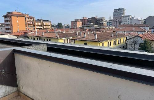 Seregno Apartamento | Orchidea Apartment by Quokka 360 - Attic in the center of Seregno